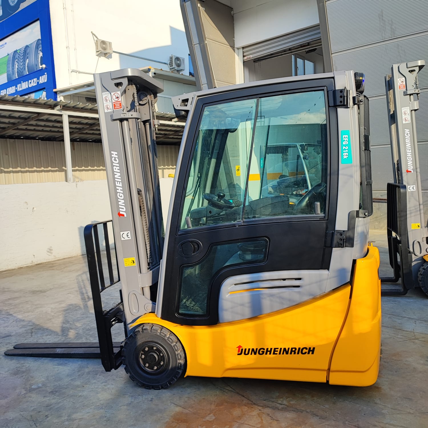 EFG 216k / 1.6 Ton 5000mm Tripleks